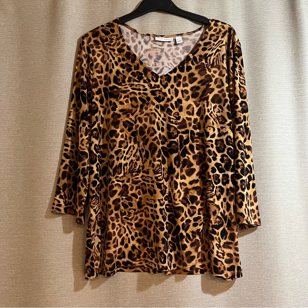 Susan Graver Liquid Knit Leopard Print V-Neck Top - XL